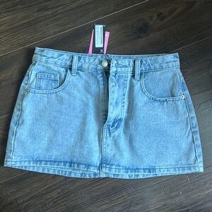 NWT Pretty Little Thing mini skirt- vintage wash